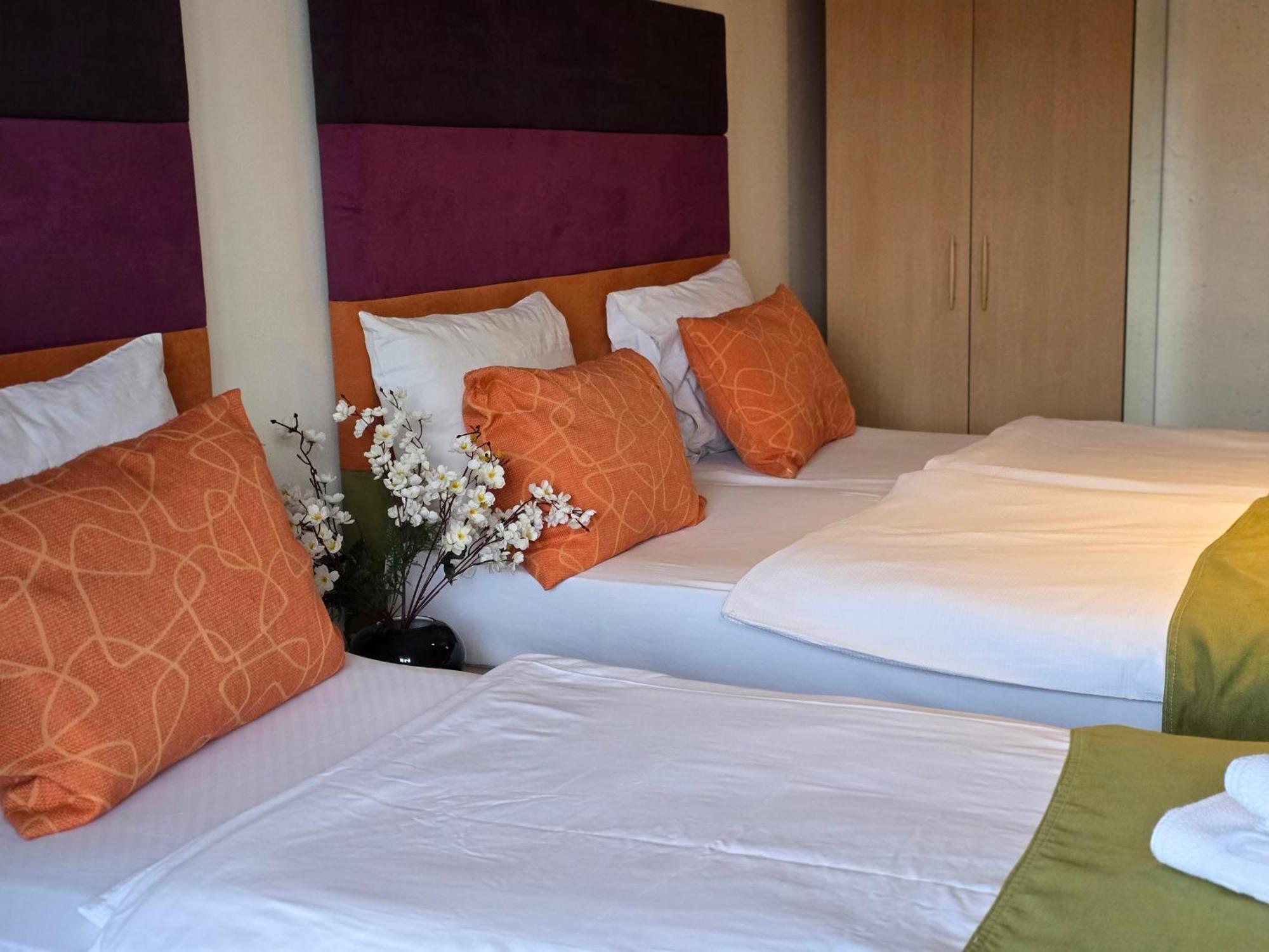 Hotel Hecco SJJ Buitenkant foto